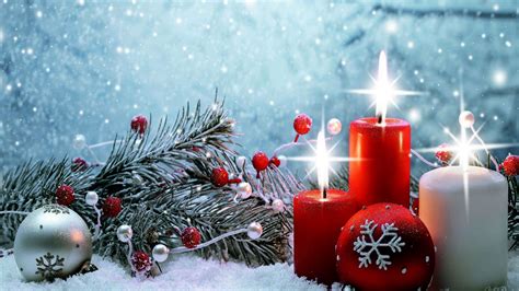 Christmas Decoration Balls With Candles Hd Cute Christmas Wallpapers