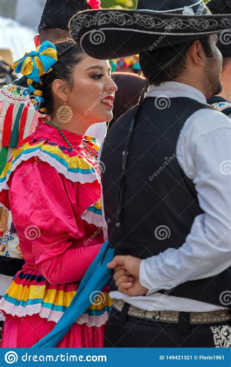 Mexican Dancers In Traditional Costume Editorial Photo