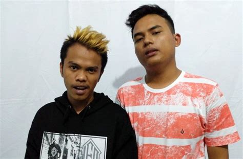 Meski begitu ayu ting ting masih kokoh bertengger di posisi pertama, masih dengan lagunya yang berjudul tatitut. NDX AKA, Kuli Bangunan yang Sukses Jadi Musisi Hip-hop Dangdut
