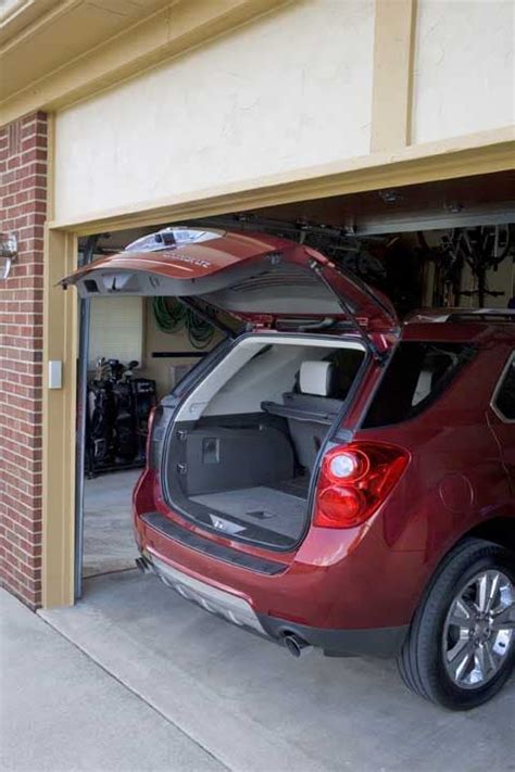 The 2010 chevrolet equinox places in the top half of our compact suv rankings. 2010 Chevrolet Equinox LTZ | TheDetroitBureau.com