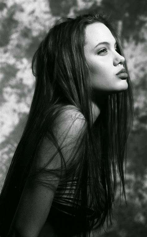 15 Year Old Angelina Jolie During One Of Her First Photoshoots Interview Bored Panda