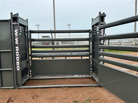 Ww Rodeo Equipment Bucking Chutes And Rodeo Arenas