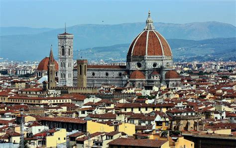 Find f baby names on the bump. Florencia - Cómo subir a Michelangelo | Viajar a Italia