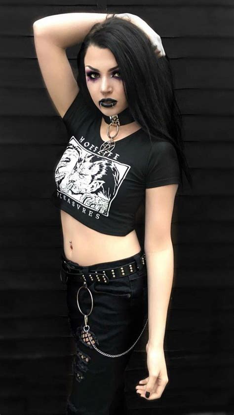 Gothic Fashion For Those People That Like Being Dressed In Gothic