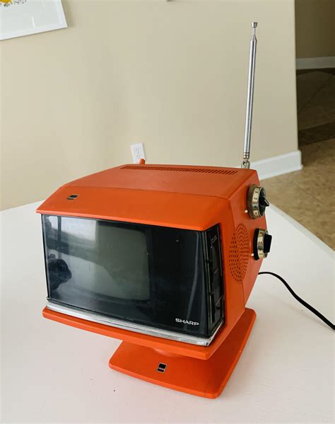 1970s Bw Portable Tv 20 It Works Thriftstorehauls