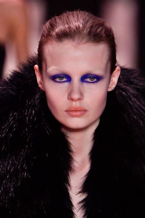 The 7 Biggest Beauty Trends Of Paris Fashion Week Fall 2022 Beauty