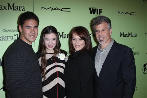 Who Are Hailee Steinfeld Parents