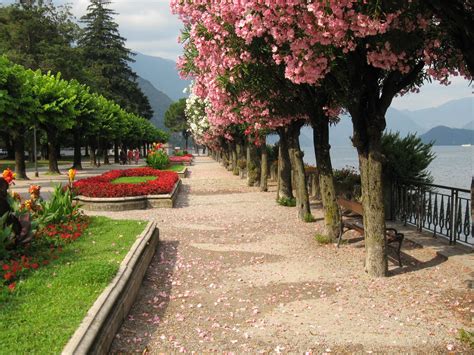 Promenade On The Lake Shore Bellagio Italy Bellagio Italy Lake