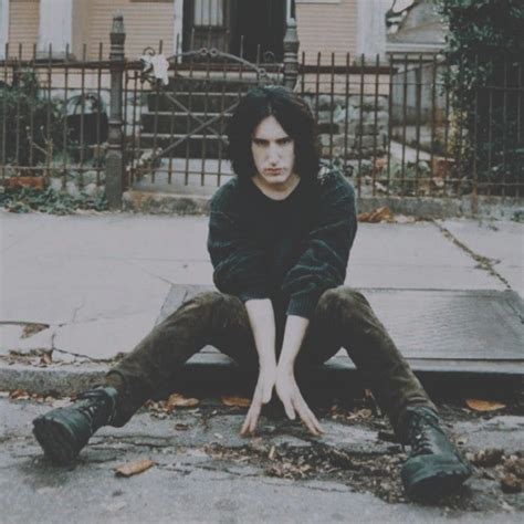 See all artists, albums, and tracks tagged with trent reznor on bandcamp. young trent reznor | Tumblr