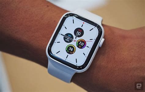 The apple watch series 5 was once our favorite smartwatch. Apple Watch Series 5: primo hands on [Foto e Video ...