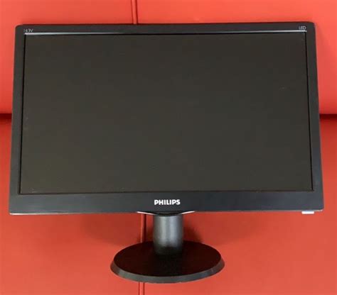 Monitor Philips 156 Led Preto Modelo 163v5lsb2357 Computador Desktop