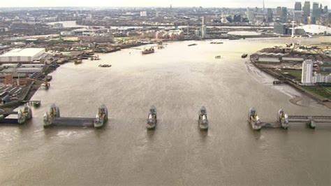 Uk Floods A Helicopter Journey Along The Flooded Thames Bbc News