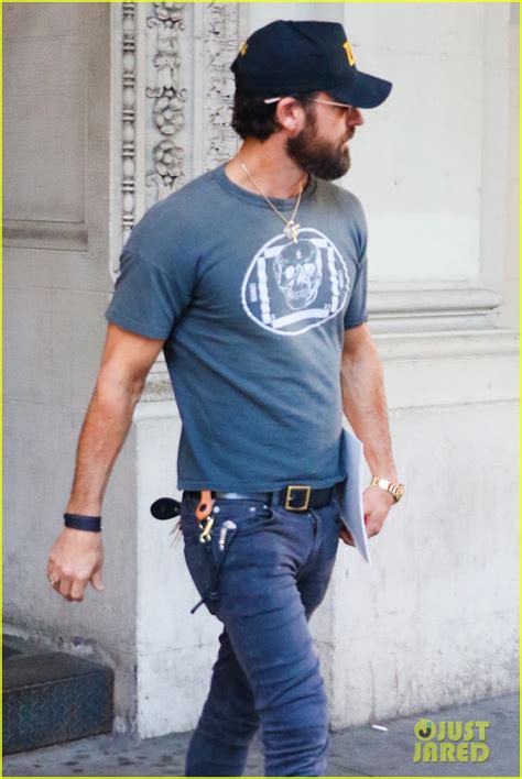 Justin Theroux Steps Out For Some Meetings In The Big Apple Photo 3695278 Justin Theroux