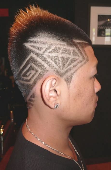We understand that men want a cut and style that reflect who they are as individuals, and our talented team is ready to help create that look. Coupe de cheveux homme dessin