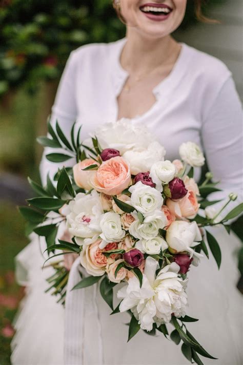 A Foolproof Step By Step On How To Make A Diy Wedding Bouquet With