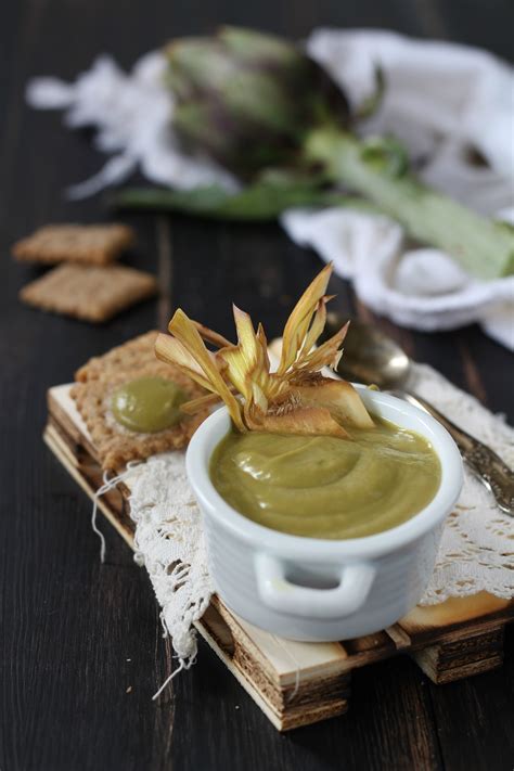 L'infuso alle foglie di carciofo infatti aiuta il nostro corpo a disintossicarsi dalle scorie e in particolare consente al fegato di funzionare al meglio. Crema di carciofo - come riciclare foglie e gambi ...
