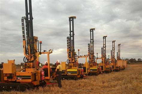 Heavy Construction Equipment Pile Driver How It Works Equipment Planet Equipment