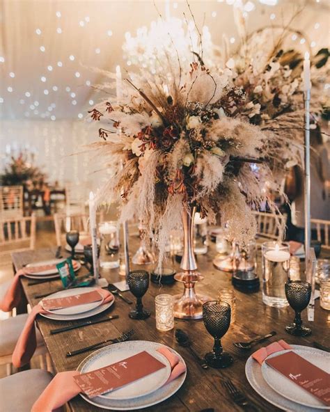 30 Dramatic Pampas Grass Wedding Ideas That Are New And Unique Ewi