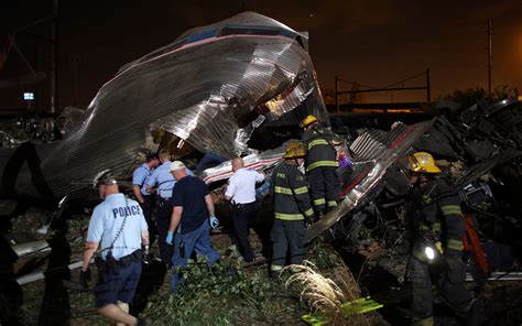 Philadelphia Train Crash Six Dead Scores Hurt Aboard Amtrak Service