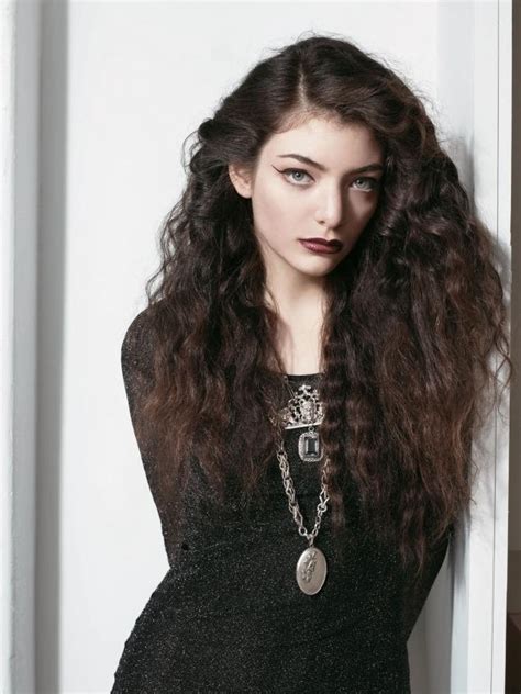lorde scores first number one single with ‘royals ny daily news