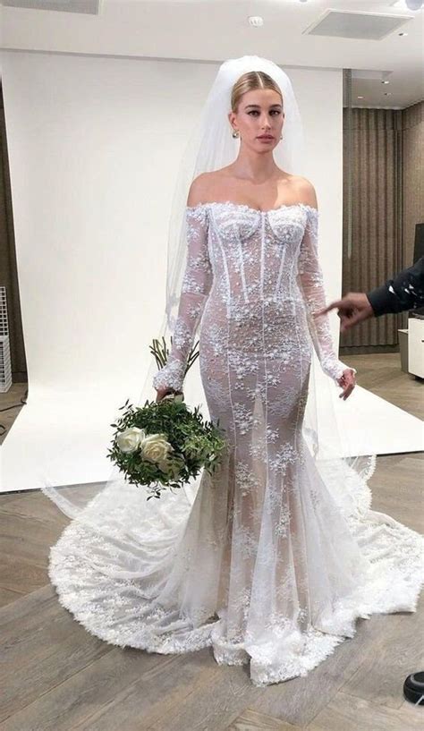 Hailey Baldwin S Wedding Dress Is Designed In A Very Sexy Etsy