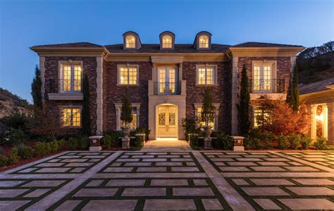 Exquisite And Timeless Estate In Sherwood Country Club