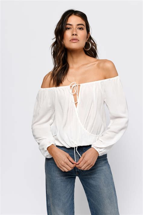 Twist And Shout Cold Shoulder Top In White 58 Tobi Us