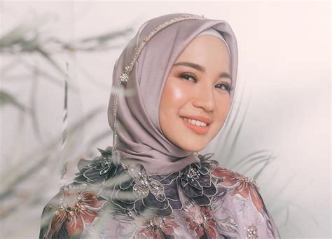 5 Artis Yang Mantap Berhijab Di 2018 Cantiknya Masya Allah Okezone