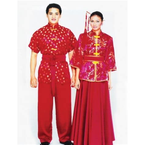 Sari diperbuat daripada jenis, corak dan warna kain yang pelbagai. Baju Tradisional Cina Lelaki Dan Perempuan - BAJUKU