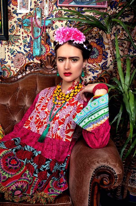 Frida Kahlo On Behance Mexican Fashion Mexican Outfit Creative Outfit