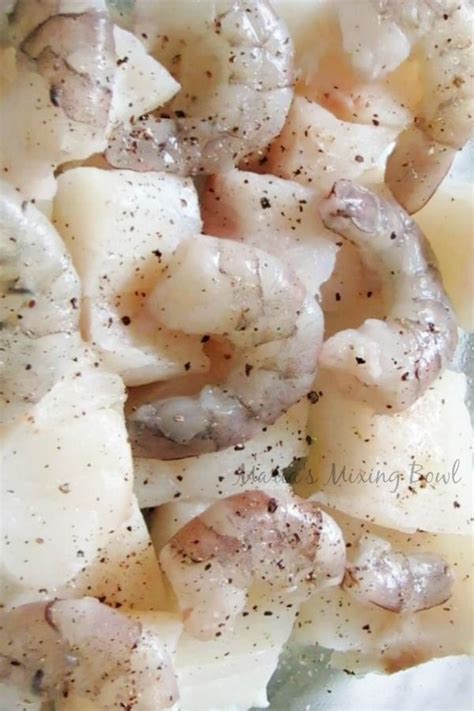 The garlic and cream bring this all together in a delicious brothy sauce. Simple Seafood Casserole - The simplest yet our favorite seafood casserole. The garlic and cream ...