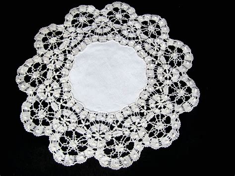 Hearts Desires Doilies 526 Pair Vintage Linen Doily With Handmade