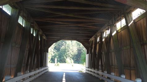 The Howe Truss Of The Hayden Covered Bridge Covered Bridges Hayden