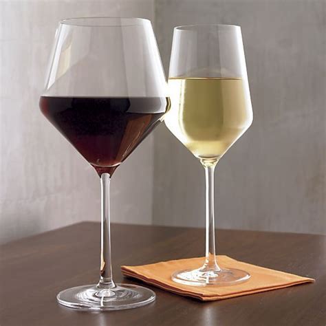 What Is The Difference Between Red And White Wine Glasses Onehope Blog
