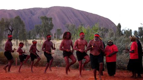 Australie Uluru Relief Sacré Des Peuples Aborigènes Geofr