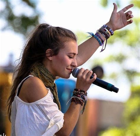 Lauren Daigle Laurendaigle Christian Music Artists Christian Singers