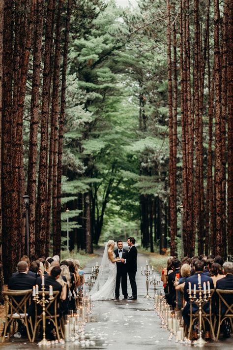 Stunning Altar And Aisle Decorations To Inspire Your Own Wedding