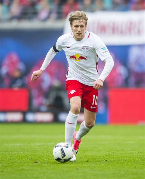 Emil forsberg's corner is headed away. Emil Forsberg's agent claims RB Leipzig are destroying his ...
