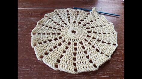 In unserem verzeichnis an kostenlosen häkelanleitungen, findest du eine vielzahl von neuen ideen zum häkeln. Spiralmuster Zierdeckchen häkeln Anleitung | Decke häkeln ...