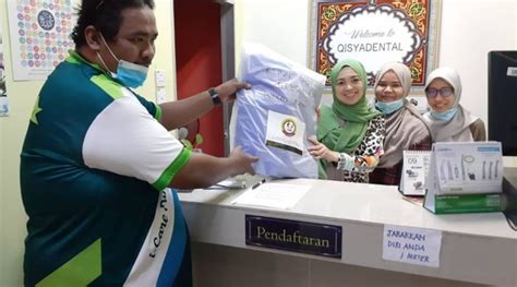 Klinik kesehatan dan sekolah telah diambil alih oleh militer. SUMBANGAN GAUN PPE KE SELURUH KLINIK DI PUNCAK ALAM - I ...