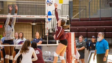 No 5 Volleyball Impresses On 2022 Opening Day Defeats No 6 Berry Edgewood In Shutouts
