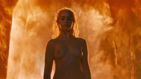Emilia Clarke Game Of Thrones Bath Sexiezpicz Web Porn