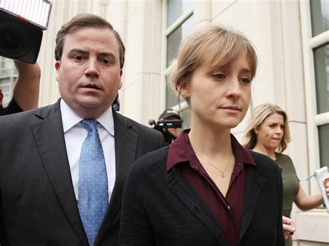 Who Is Allison Mack How Smallville Actress Became Nxivm Sex Cult Recruiter Au