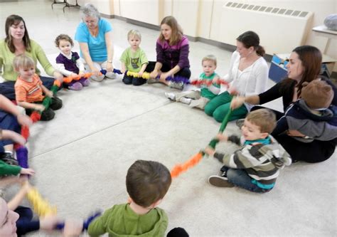 Welcome to monkey music baby and toddler classes! PreKandKSharing: STRETCHY BAND - My New Favorite Manipulative!