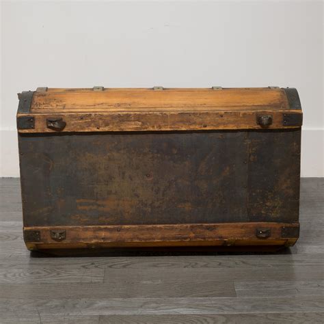 19th Century Jenny Lind Wood And Brass Dome Stagecoach Trunk Circa