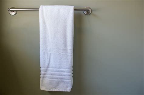 How To Hang Bathroom Towels Decoratively Hunker