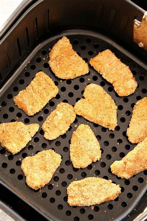 Meanwhile, mix breadcrumbs, panko breadcrumbs, parmesan cheese, paprika, garlic. Air Fryer Chicken Nuggets Recipe - healthier option for a ...