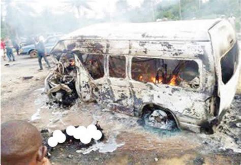 Tragedy As 13 Passengers Burnt To Death In Enugu Road Crash