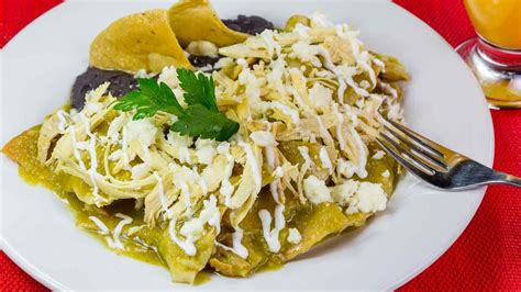 Receta fácil Cómo hacer chilaquiles verdes con pollo Sibeti Recetas