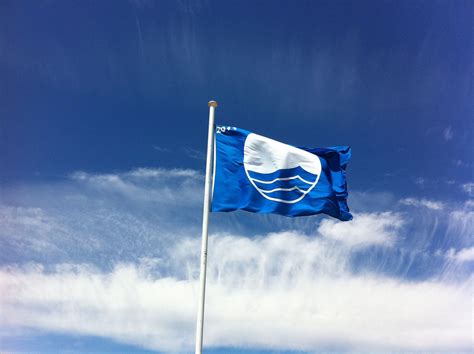 Banderas Azules Un Total De Ondear N En Las Playas De Espa A